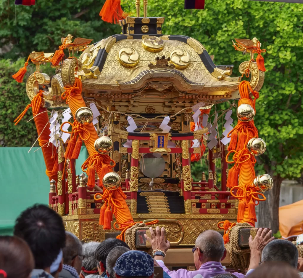 北見神社秋季例大祭の神輿渡御