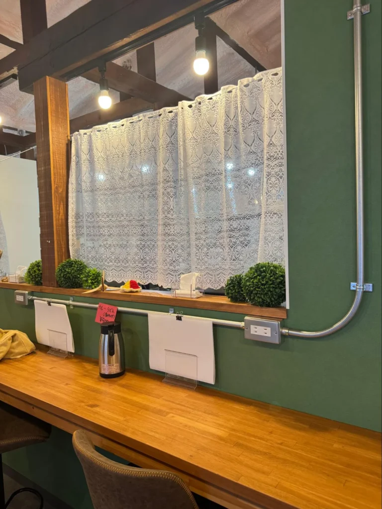 P-PULLのカウンター席