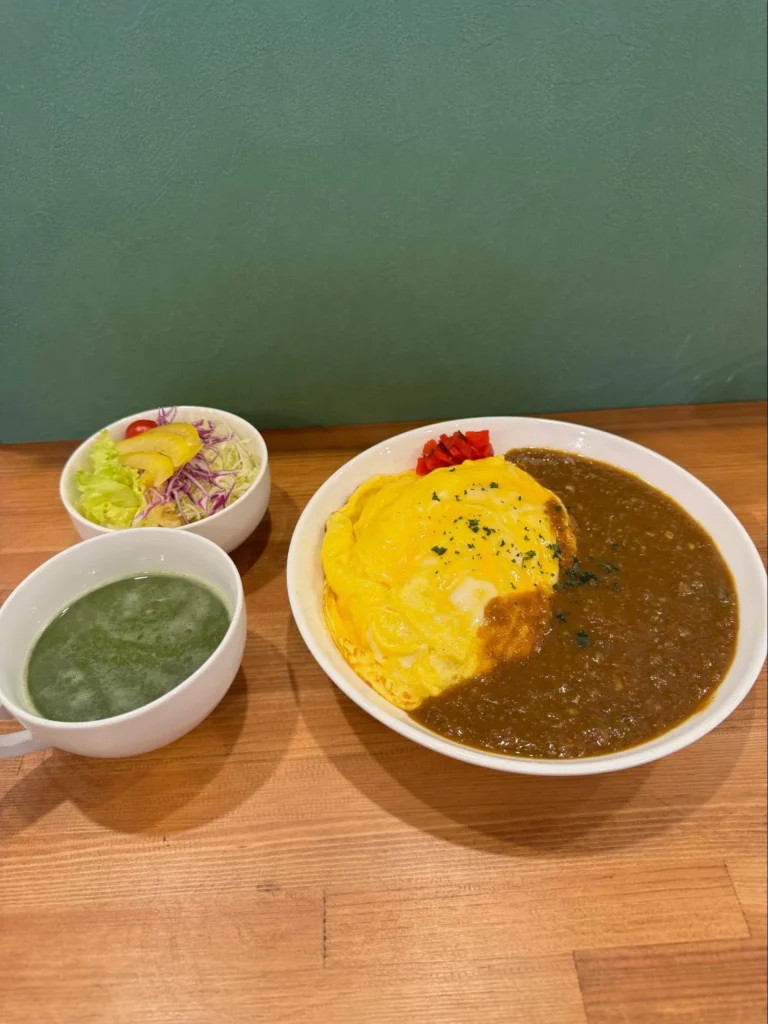 P-PULLのオムカレー