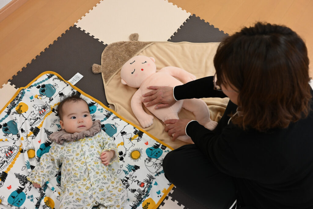 出張専門助産師みやしたさんのベビーマッサージ